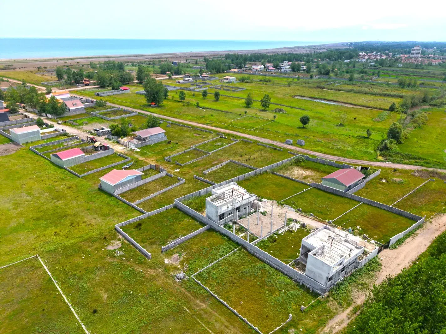 3قواره زمین ساحلی نزدیک دریا باانشعابات خصوصی|فروش زمین و ملک کلنگی|رشت, خمیران زاهدان|دیوار