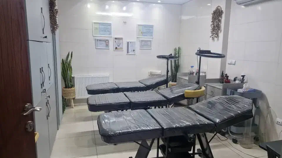اجاره یک تخت|اجارهٔ دفتر کار، اتاق اداری، مطب|شیراز, مهدی‌آباد|دیوار