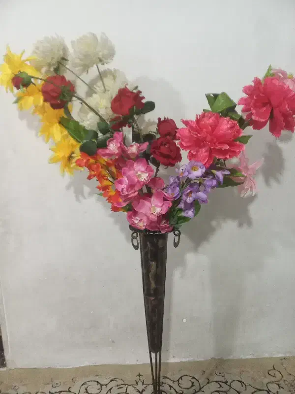 گل به همراه گلدون تمیز سالم|گل مصنوعی|قرچک, داوود آباد|دیوار