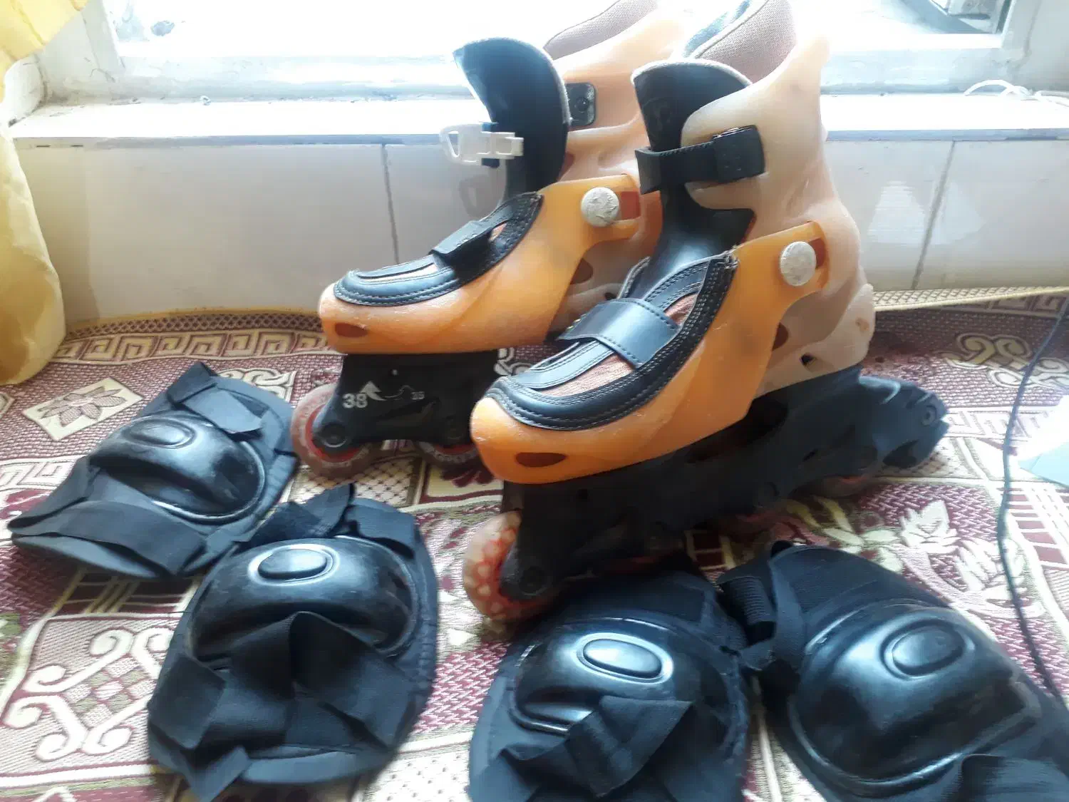 فروش فوری اسکیت با کیف زانو بند|دوچرخه، اسکیت، اسکوتر|اردبیل, |دیوار