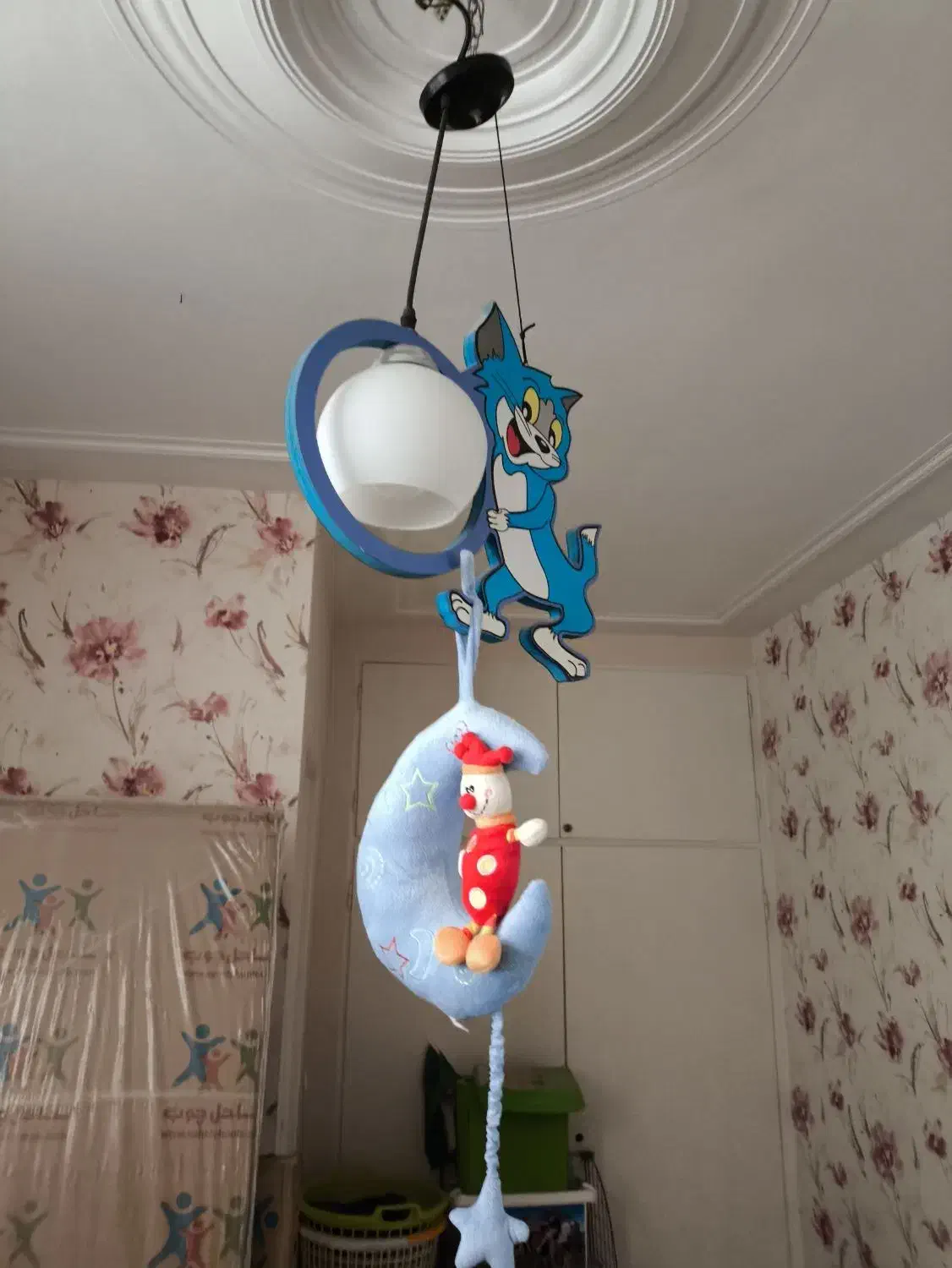 لوستر اتاق کودک به همراه آویز موزیکال|لوستر و چراغ آویز|قزوین, |دیوار
