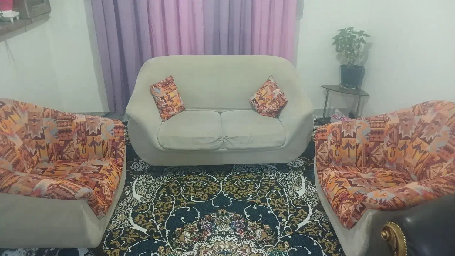 مبل ۴ نفره خوش دست و سبک|مبلمان خانگی و میز عسلی|الوند, |دیوار