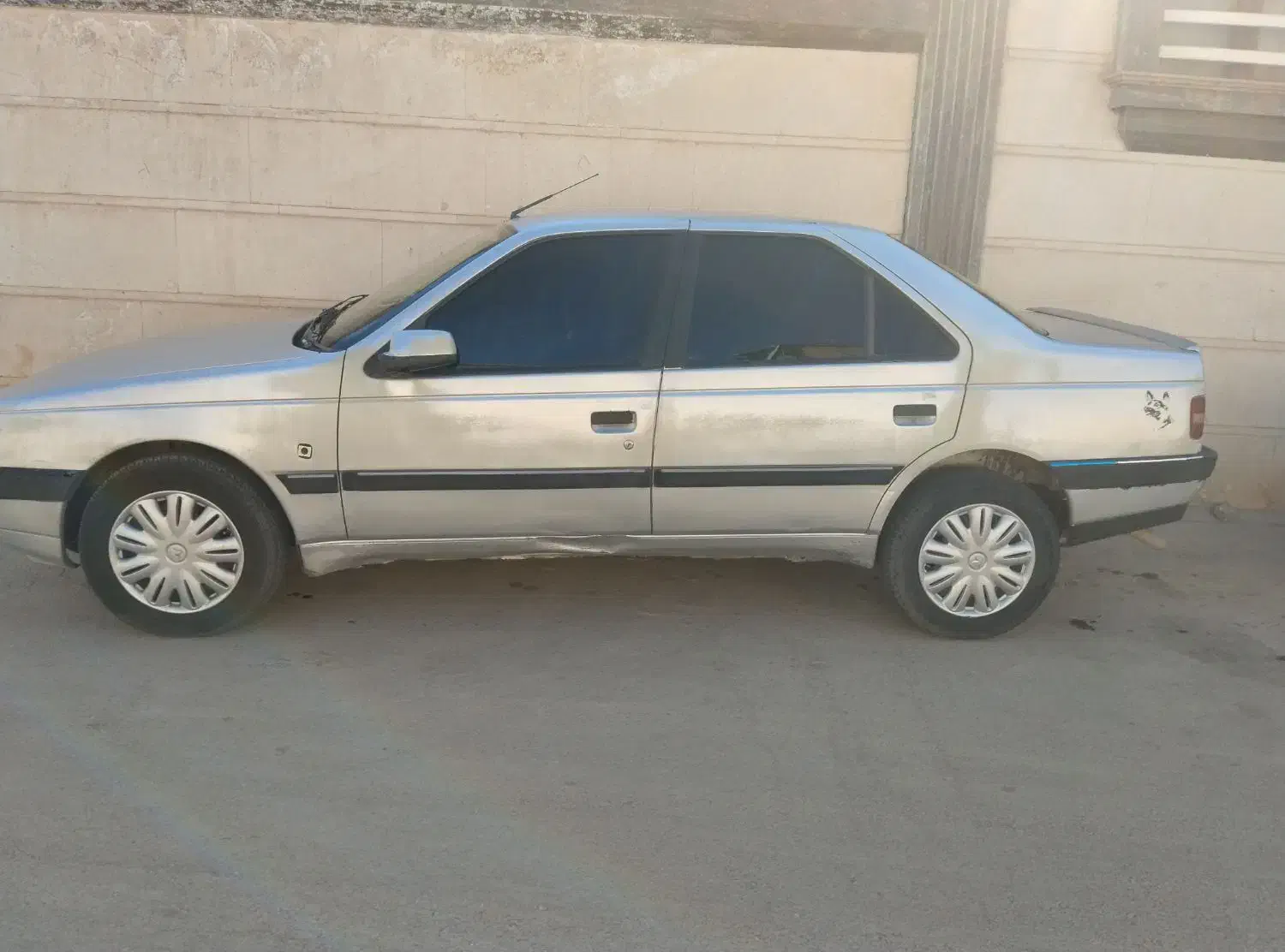 با سلام پژو اسلیکس نقره ای مدل 89توکرم|خودرو سواری و وانت|کرمان, |دیوار