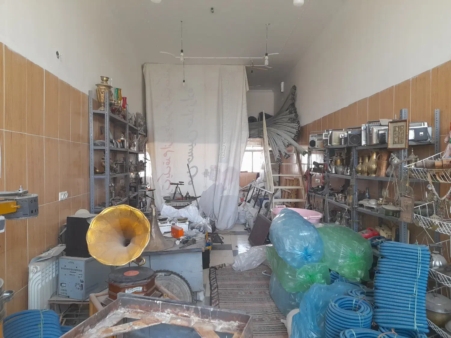 اجاره مغازه در مرکز شهر بهاباد چسبیده به بانک  ملی|اجارهٔ مغازه و غرفه|بهاباد, |دیوار