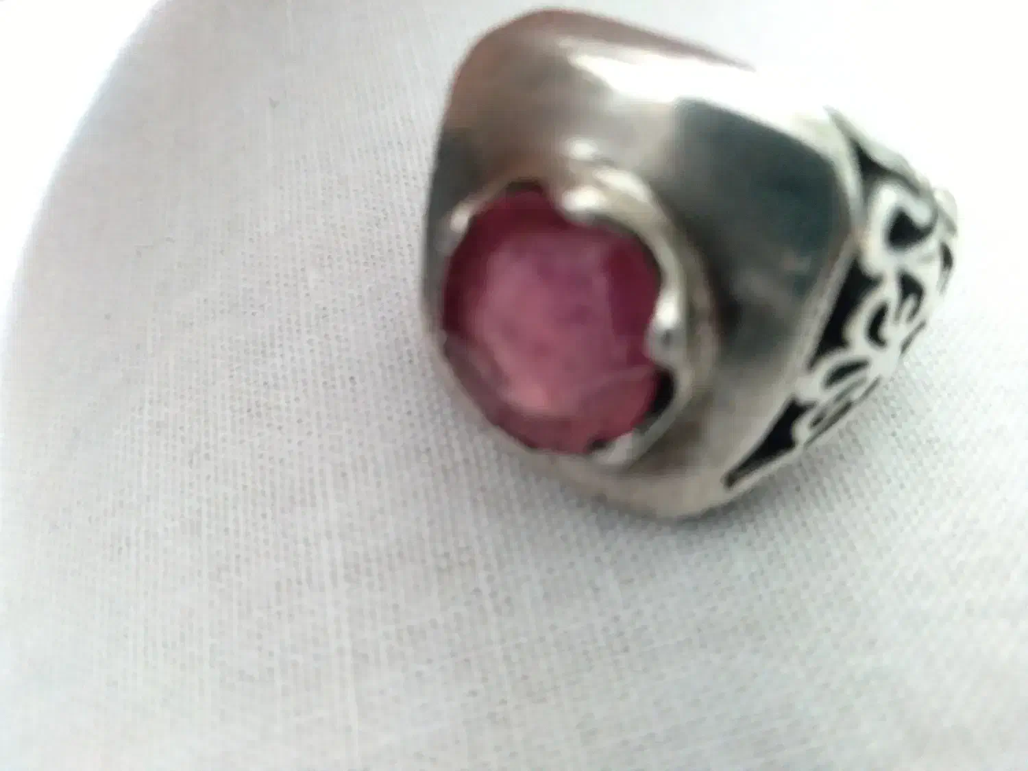 انگشتر یاقوت|کلکسیون اشیاء عتیقه|پاکدشت, حصار امیر|دیوار