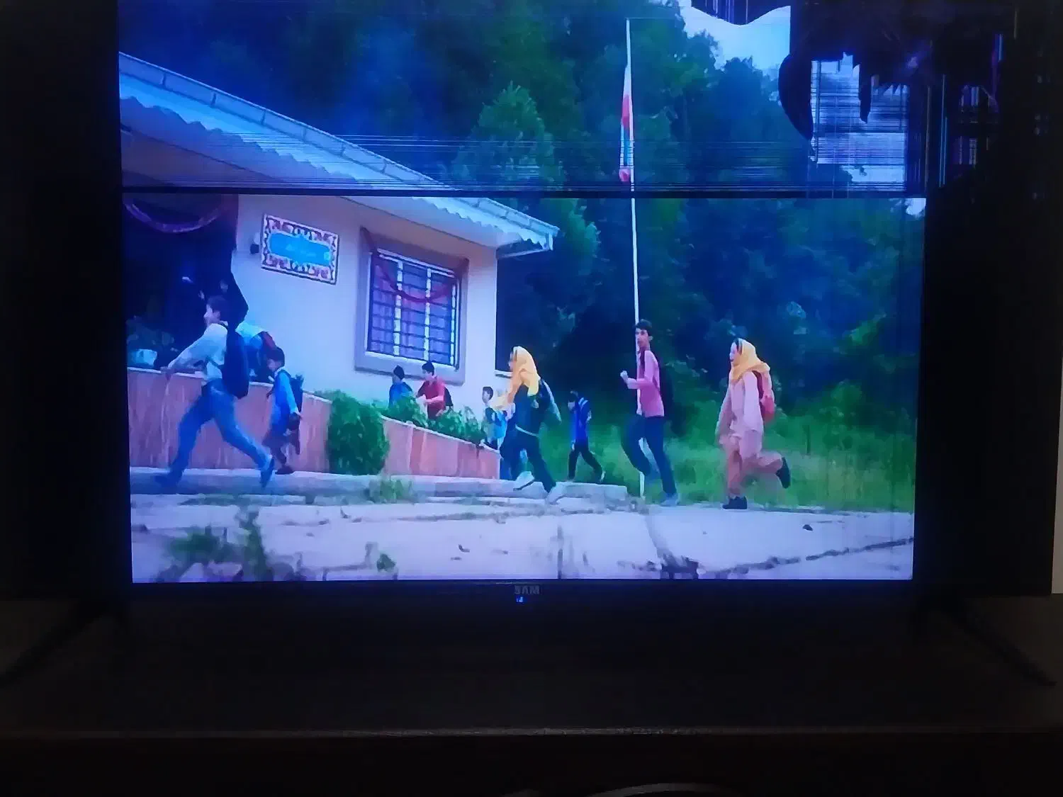 تلویزیون ال ای دی|تلویزیون و پروژکتور|هشتگرد, شهرک بعثت|دیوار