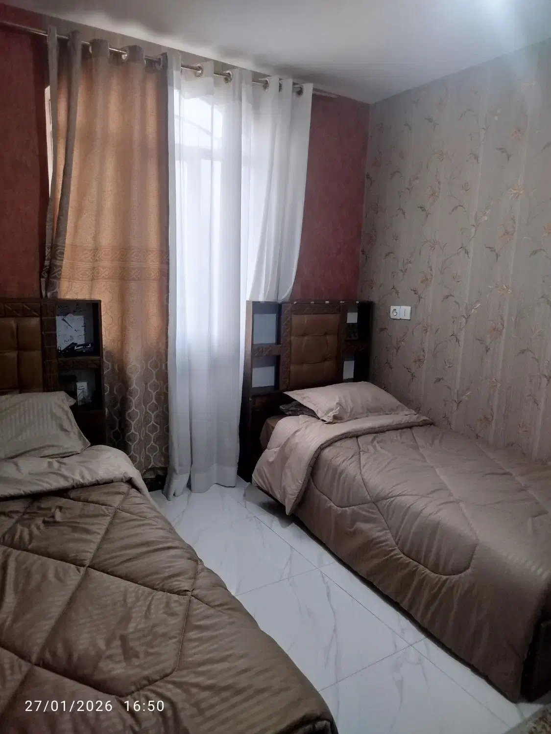 دو عدد تخت یک (نفر ه)|تخت و سرویس خواب|قزوین, |دیوار