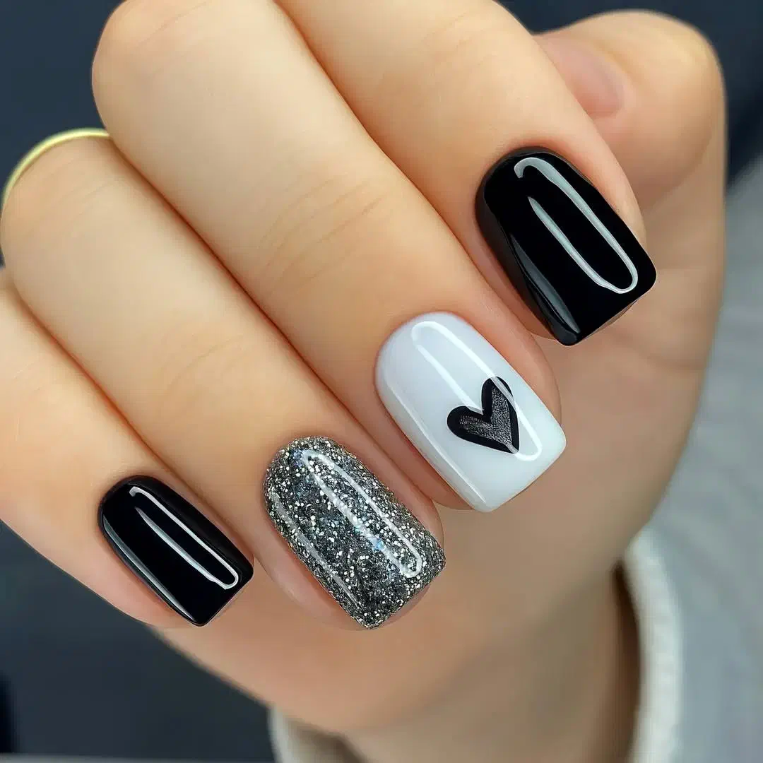 کاشت ناخن با بهترین مواد انجام میشود|خدمات آرایشگری و زیبایی|بم, |دیوار