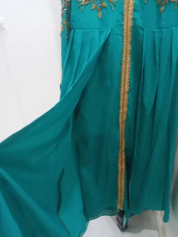 مجلسی|لباس|اهواز, سیصد دستگاه|دیوار