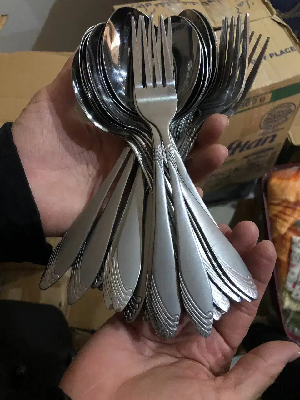 قاشق چنگال کوچک بزرگ چاقو و چای خوری سرویس کام|ظروف سرو و پذیرایی|کاشان, فین بزرگ|دیوار