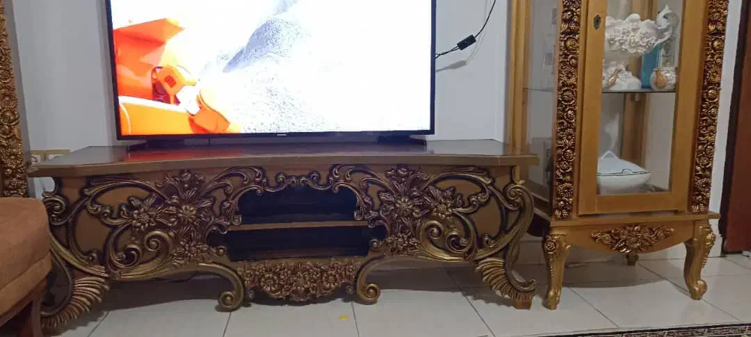 میزتلویزیون ساعت ویترین|میز تلویزیون|رشت, جانبازان|دیوار