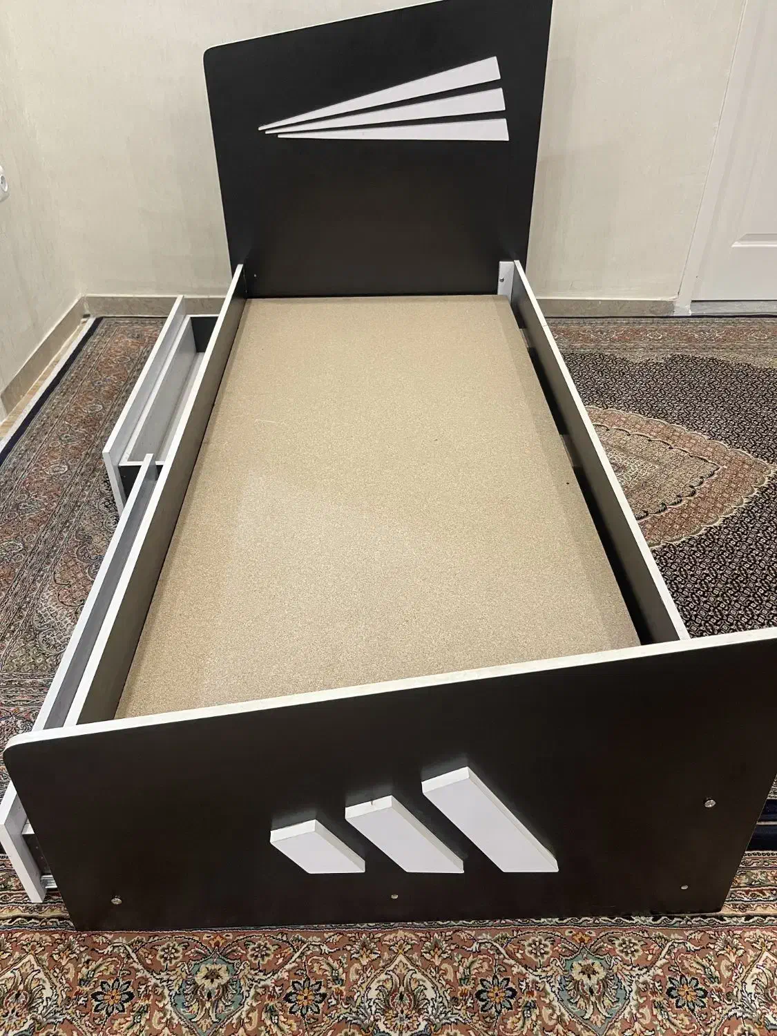 تخت خواب|تخت و سرویس خواب|شازند, |دیوار