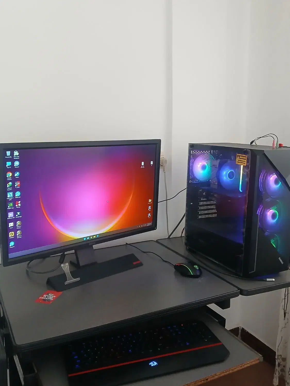 کیس گیمینگ بهمراه مانیتور|رایانه رومیزی|گنبد کاووس, |دیوار