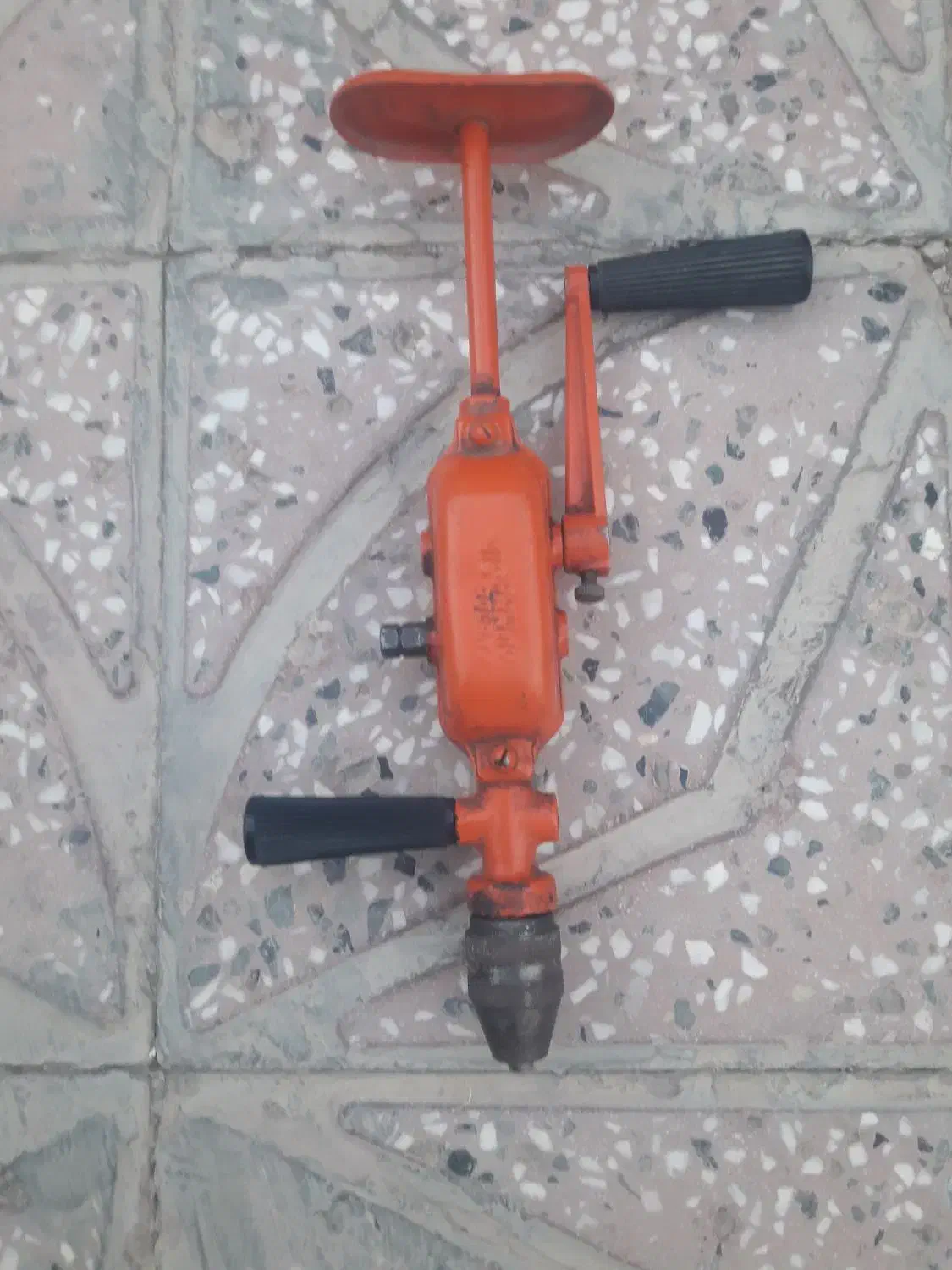 مته دستی|ابزارآلات|ایوان, |دیوار