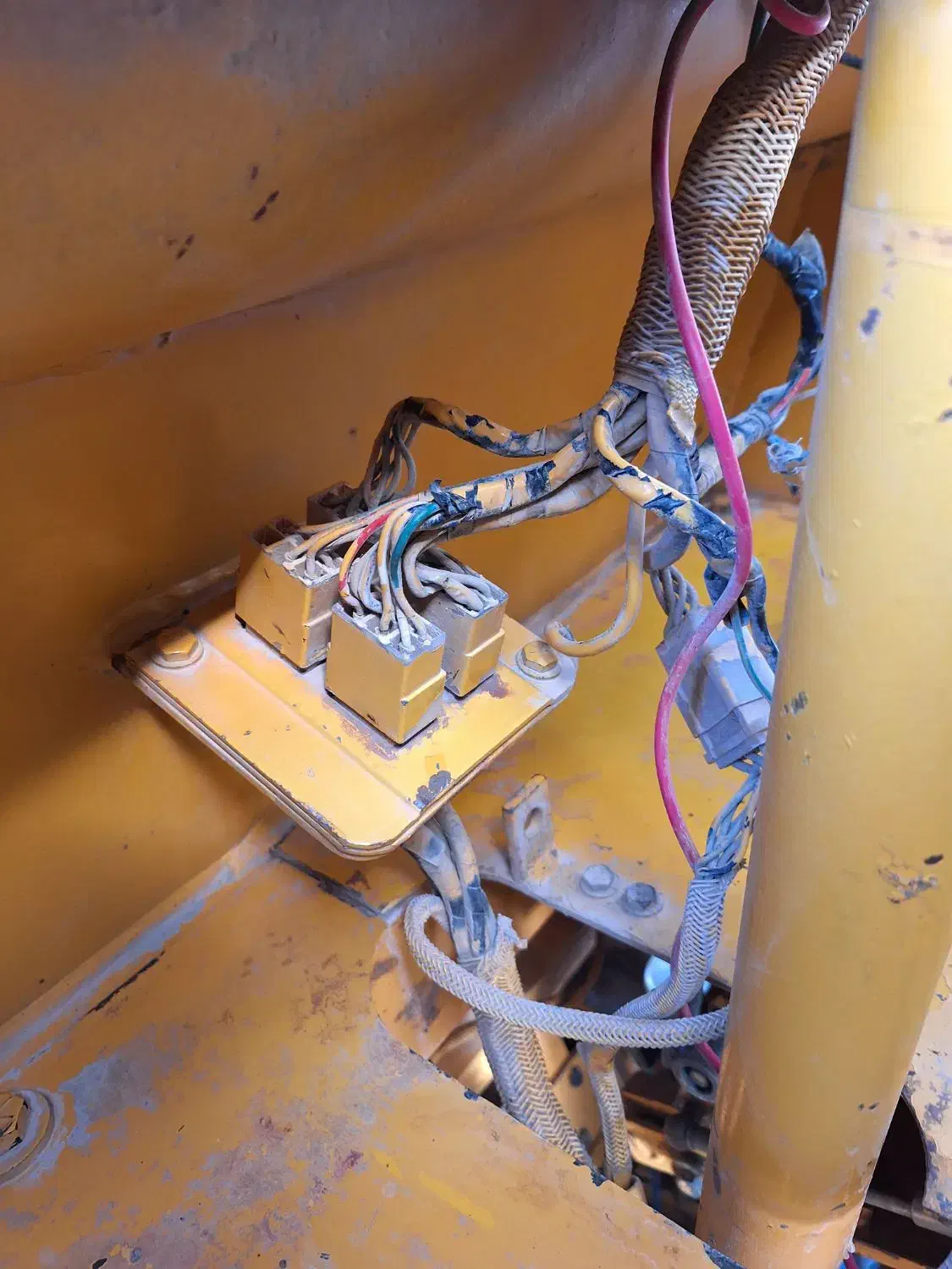 لودر کوماتسو ۹۰|خودرو سنگین|اسلام‌شهر, ملک‌آباد|دیوار