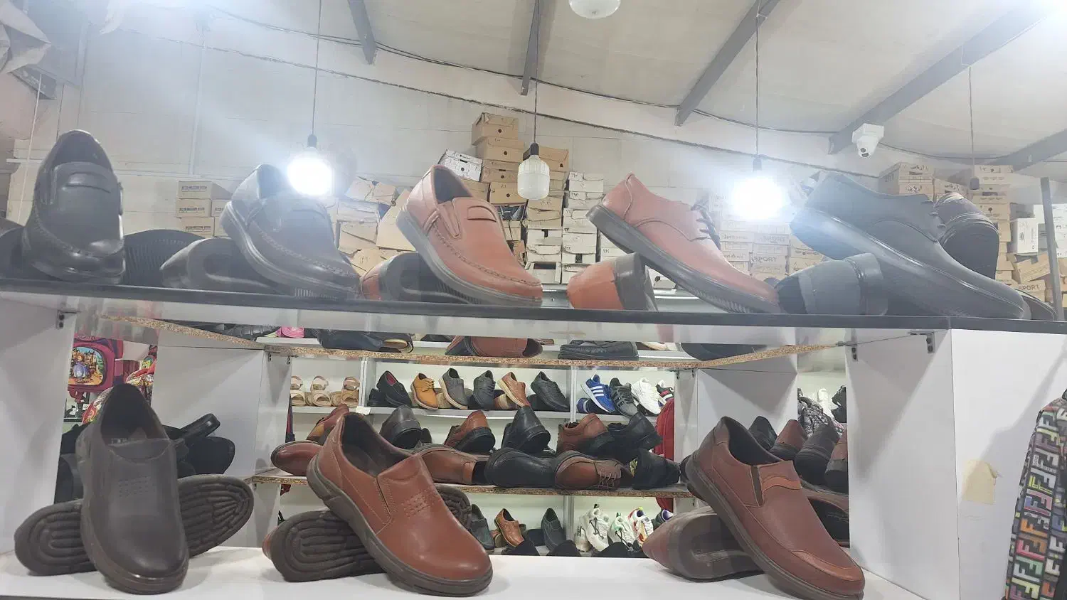 فروش کفش حراجی به صورت عمده و یکجا|کیف، کفش، کمربند|برخوار, |دیوار