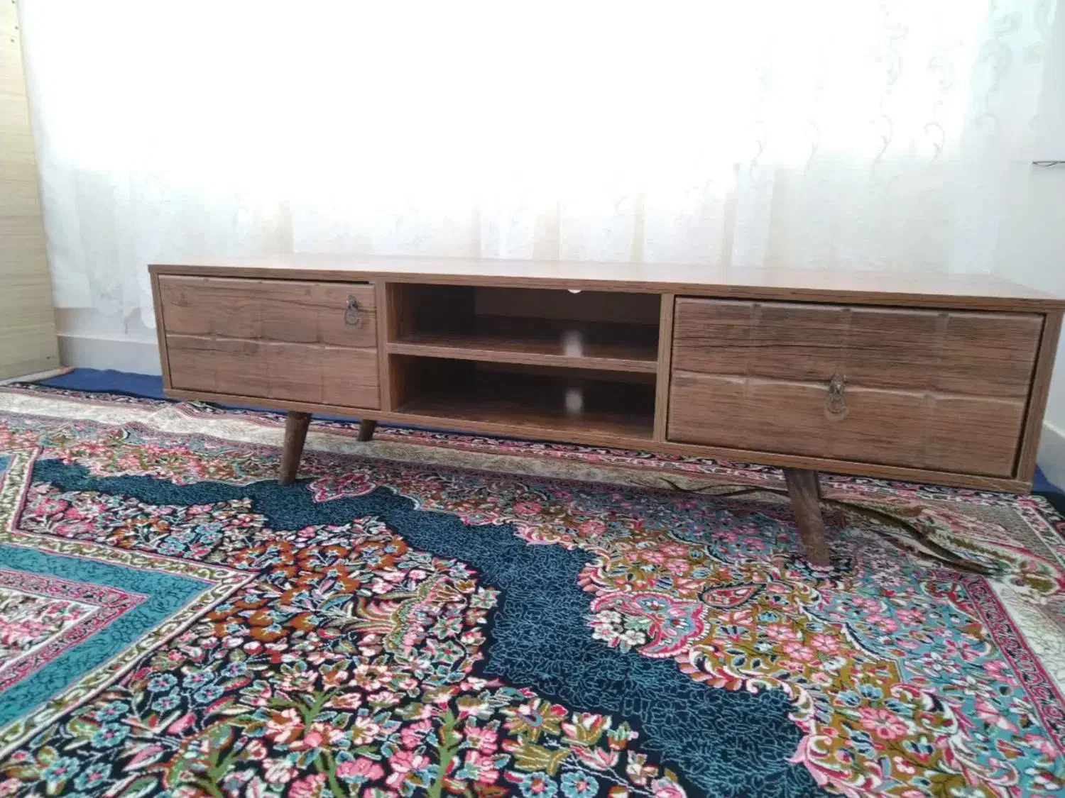 زیر تلویزیون در حد نو|میز تلویزیون|پاپی, |دیوار