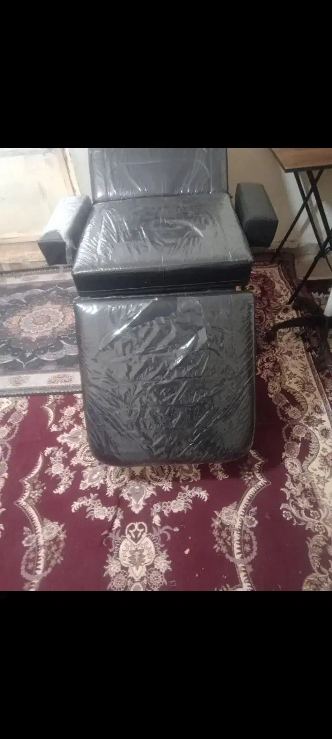 تخت پاکسازی.اپیلاسیون و حتی اصلاح و مژه کاری|آرایشگاه و سالنهای زیبایی|کرمان, |دیوار