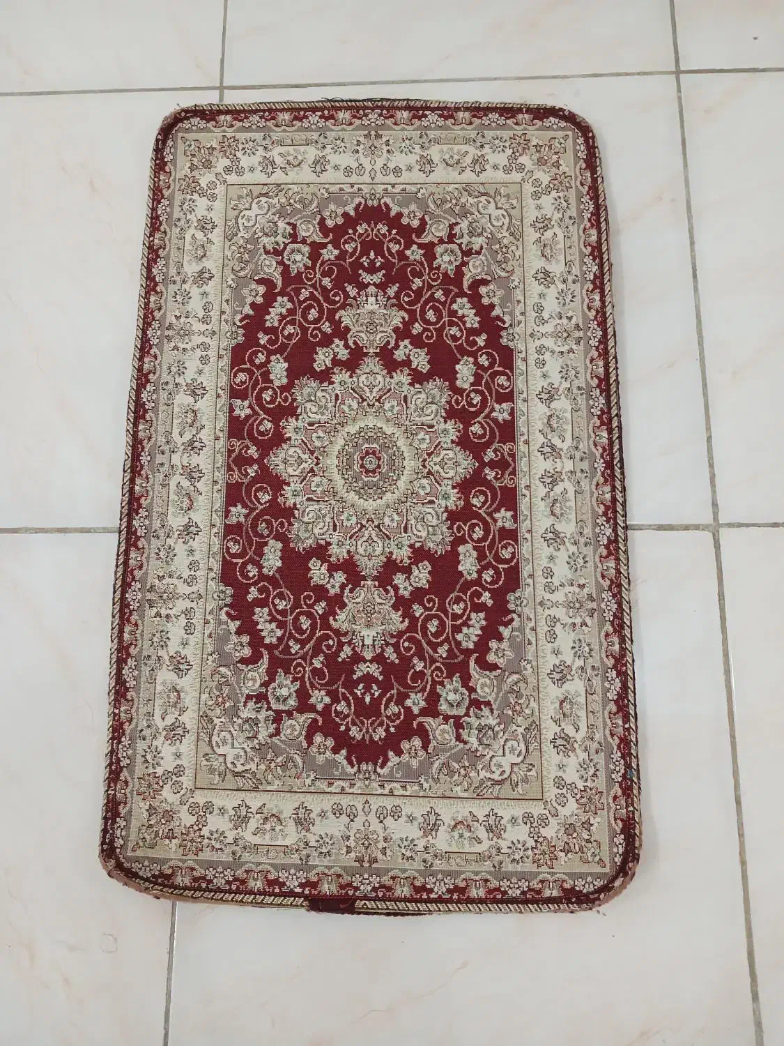 ۱عدد پادری قرمز رنگ طرح دار سالم و نو|پادری|اهواز, کمپلو شمالی|دیوار