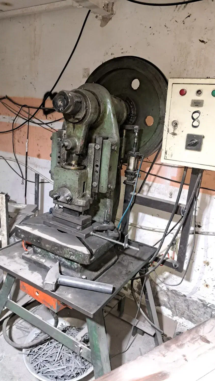 پرس ۱۵ تن ظربه ای لنگ متحرک پنوماتیک|ماشین‌آلات صنعتی|ری, تصفیه خانه|دیوار