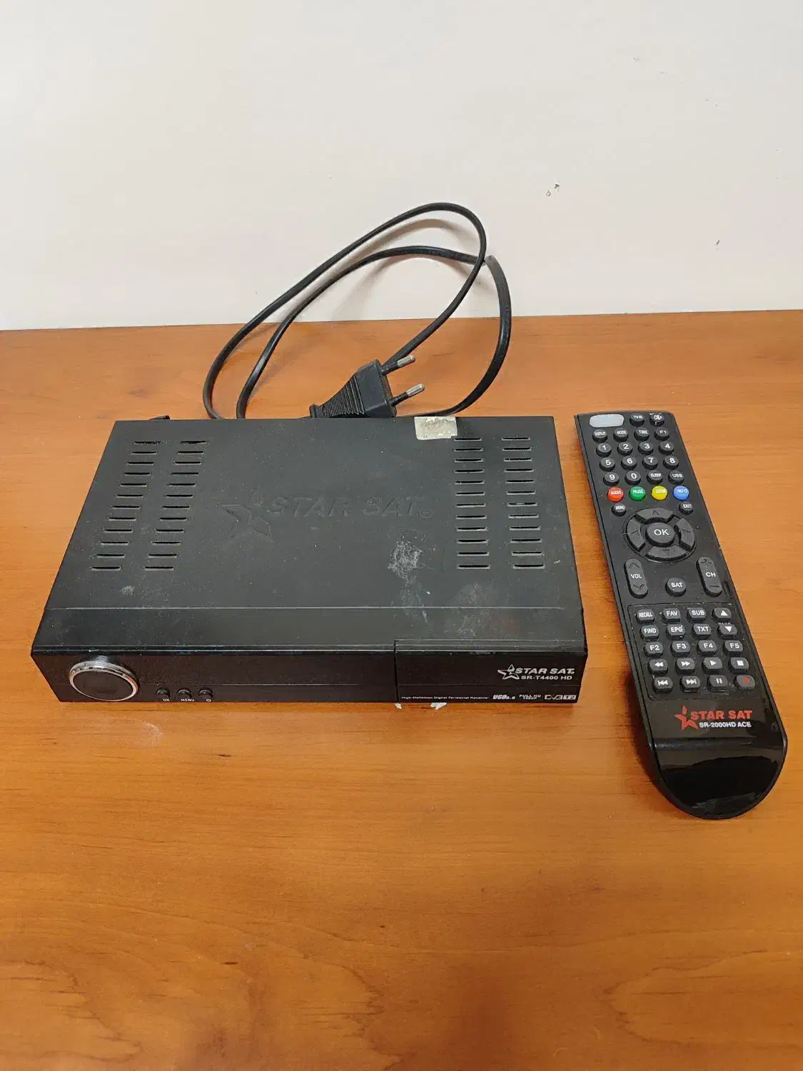 مبل هفت نفره قهوه‌ای و.... در حال استفاده  هر سا|مبلمان خانگی و میز عسلی|تهران, سلسبیل شمالی|دیوار