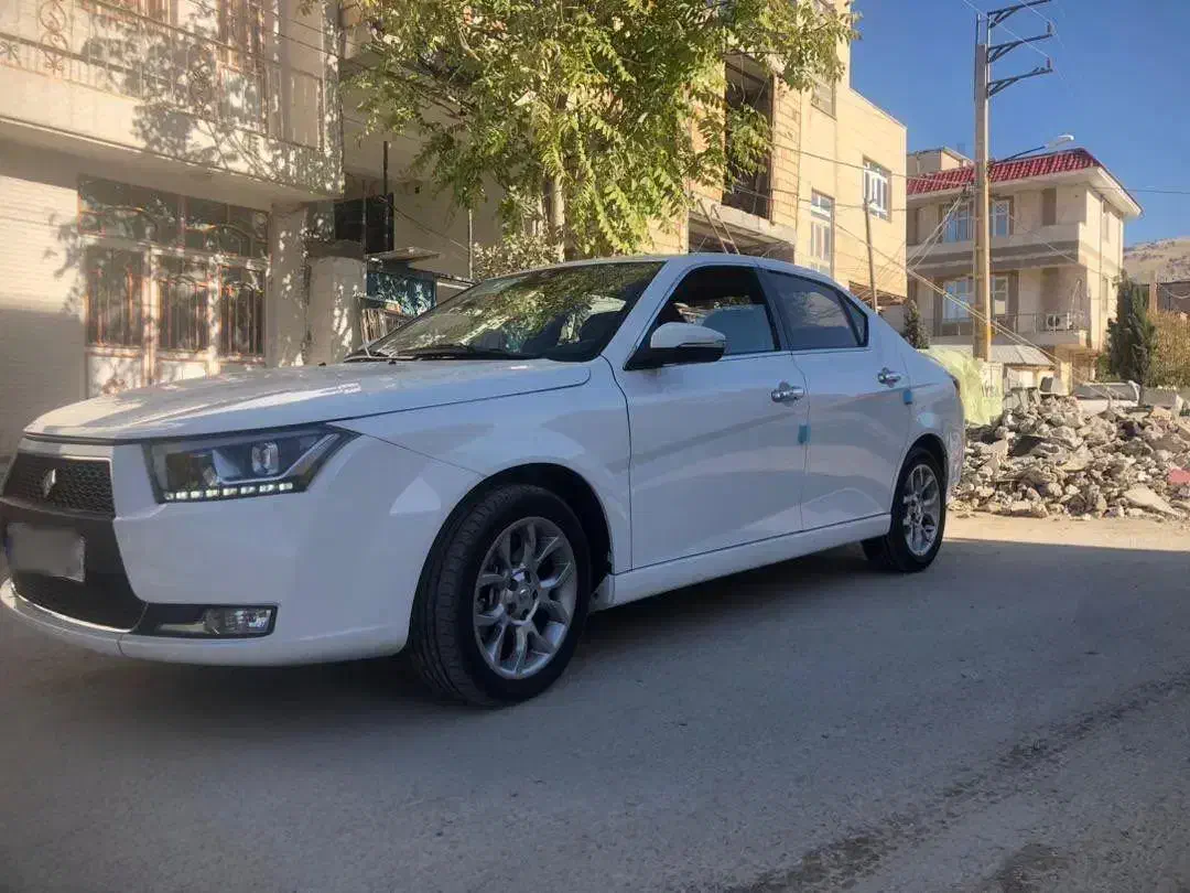 دنا پلاس شش دنده توربو سانروف دار مدل 1402|خودرو سواری و وانت|ایلام, |دیوار