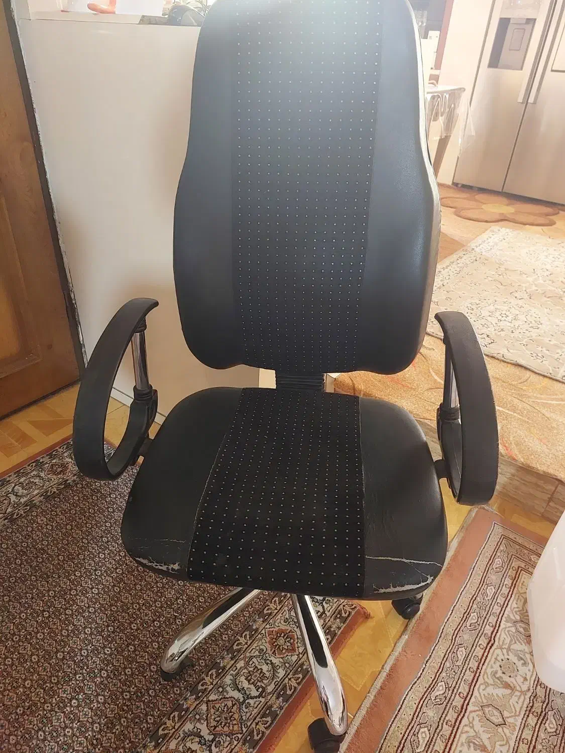 صندلی گردون|صندلی و نیمکت|اردبیل, |دیوار