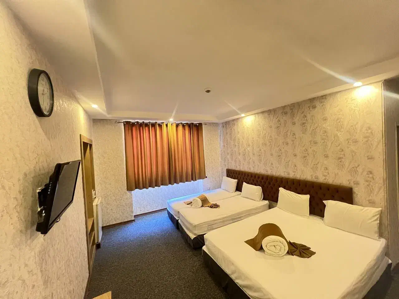 هتل 2 دقیقه تا حرم ،منو غذایی (بوفه)|اجارهٔ کوتاهمدت آپارتمان و سوئیت|مشهد, آیت الله خامنهای|دیوار