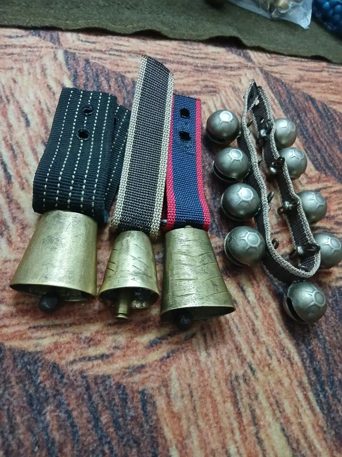 زنگوله قدیمی|کلکسیون اشیاء عتیقه|چمستان, |دیوار