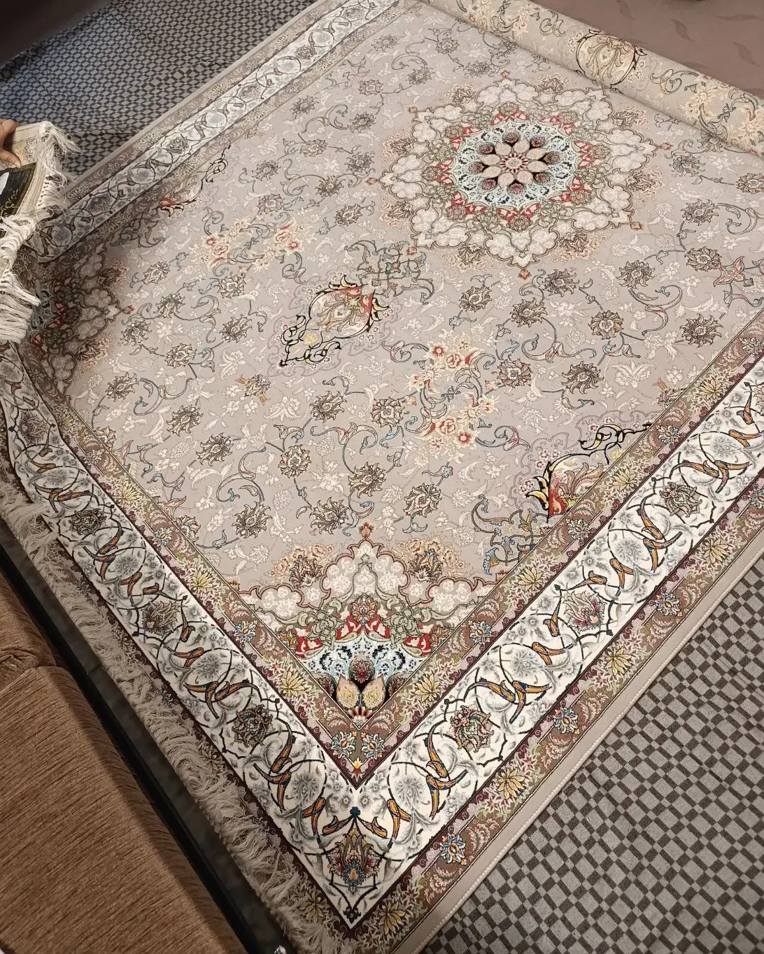 فرش ۶ متری ۱۲۰۰ شانه درجه یک ( کاملا نو )|فرش|قدس, شهر‌قدس|دیوار