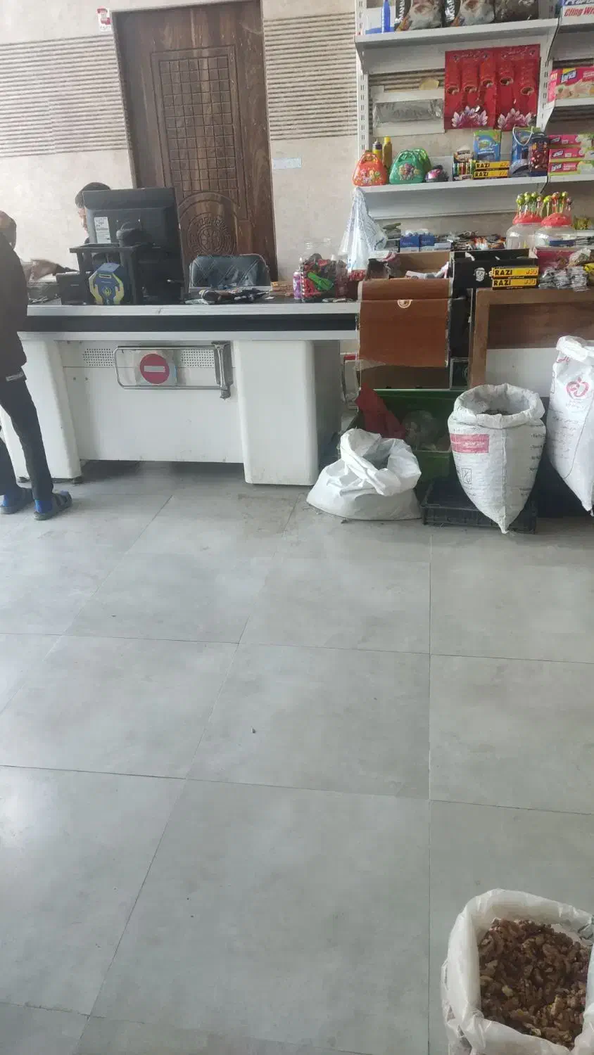 میز کانتر فروشگاه یخچال قفسه پفک چرخ فروشگاه کیس|فروشگاه و مغازه|کهک, |دیوار