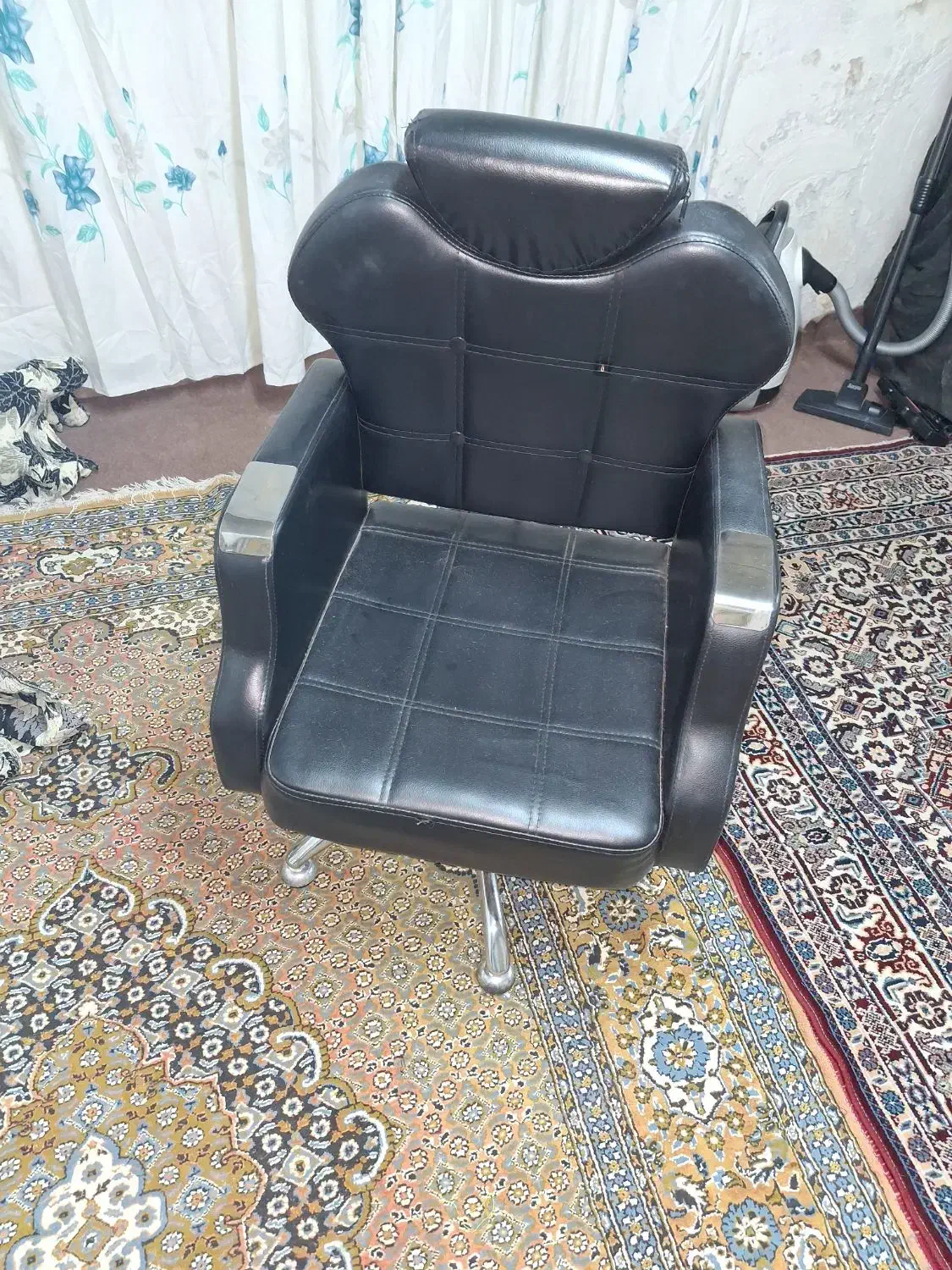 صندلی آرایشگری در حد صفر|آرایشگاه و سالن‌های زیبایی|بندر انزلی, شالیور|دیوار