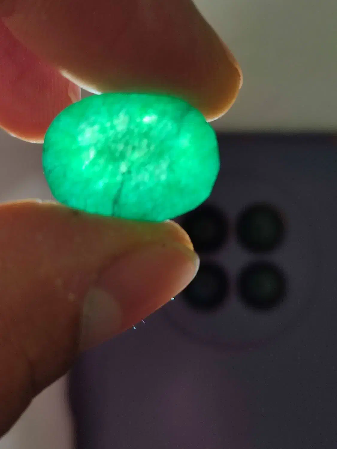 نگین زمرد زغالدار|جواهرات|تبریز, |دیوار