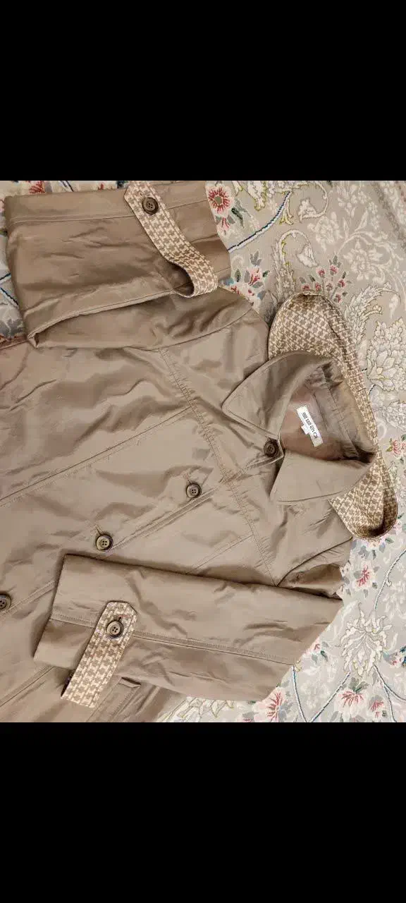 بارونی نسکافه ای|لباس|مشهد, شهید فرامرز عباسی|دیوار