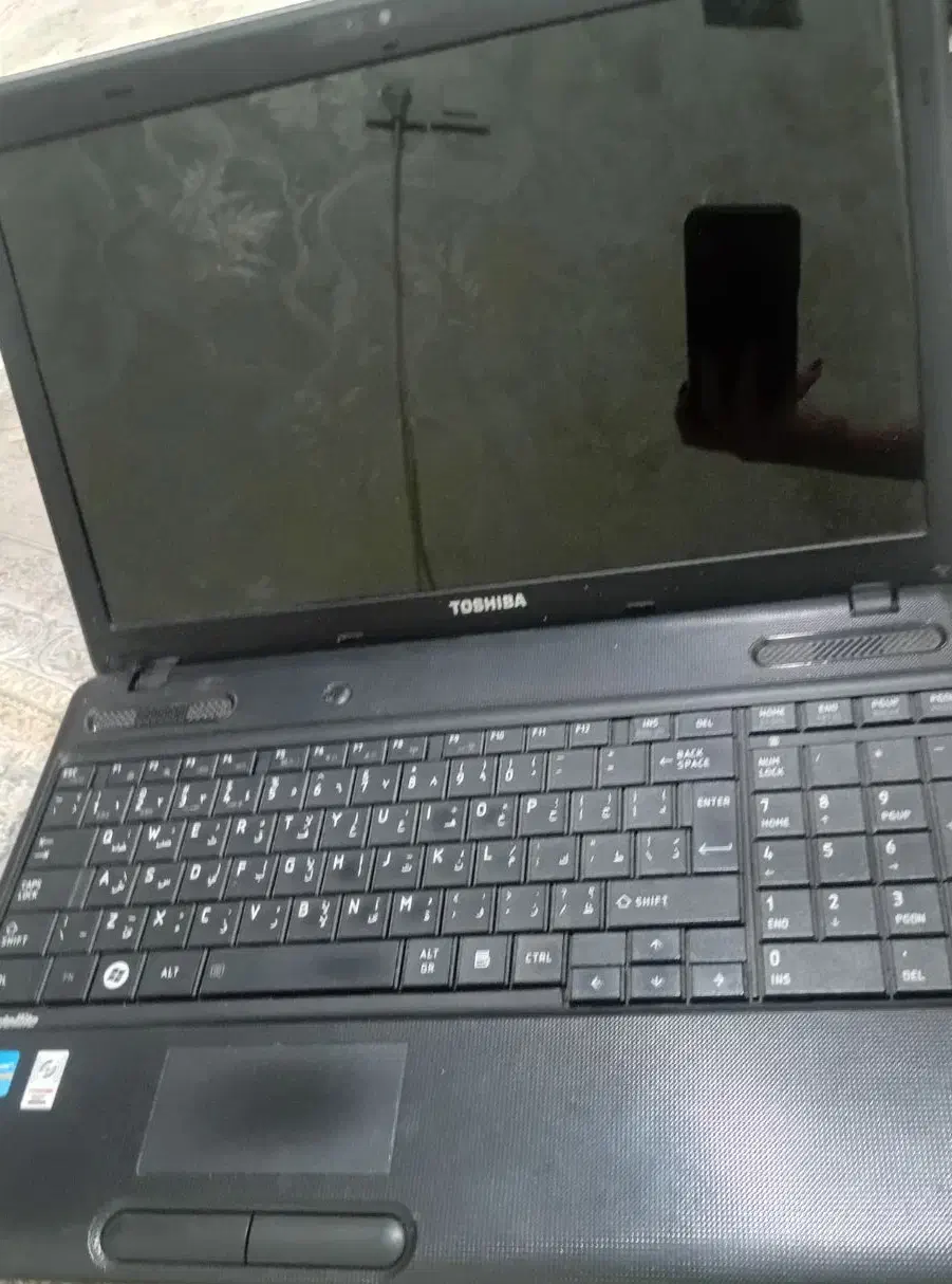 لپ تاپ|رایانه همراه|رباط‌کریم, رباط‌کریم|دیوار