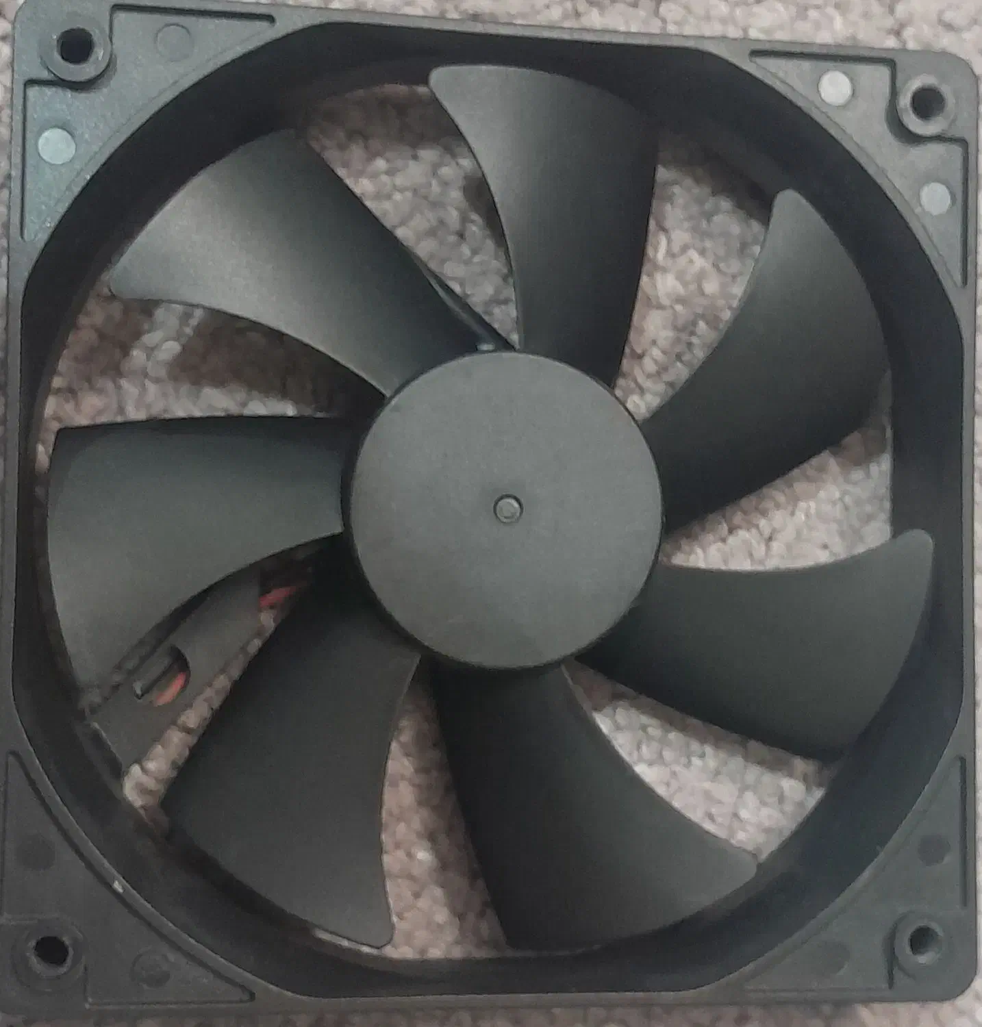 فن .|پنکه و تصفیهکنندهٔ هوا|قم, سعادتی|دیوار