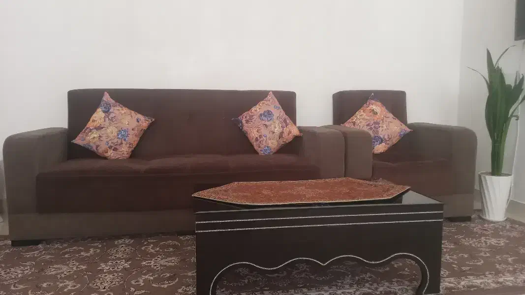 مبل ۷ نفره سالم بامیز عسلی|مبلمان خانگی و میز عسلی|دهگلان, |دیوار
