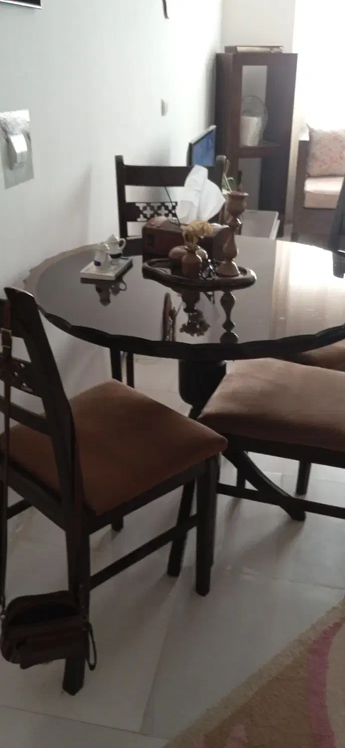 میز ناهارخوری ۴نفره|میز و صندلی غذاخوری|چهارباغ, |دیوار