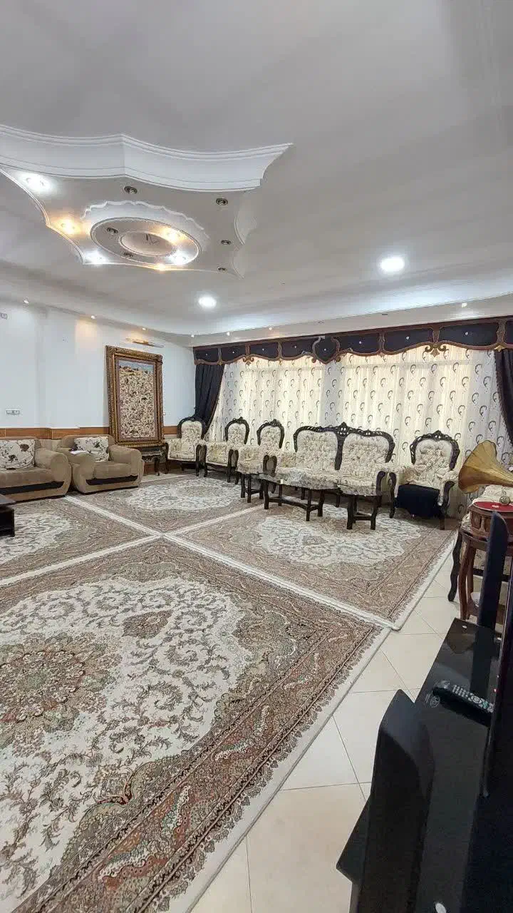 ویلایی ۳ طبقه+ سوئیت ۵۰ متری|فروش خانه و ویلا|قم, انسجام|دیوار