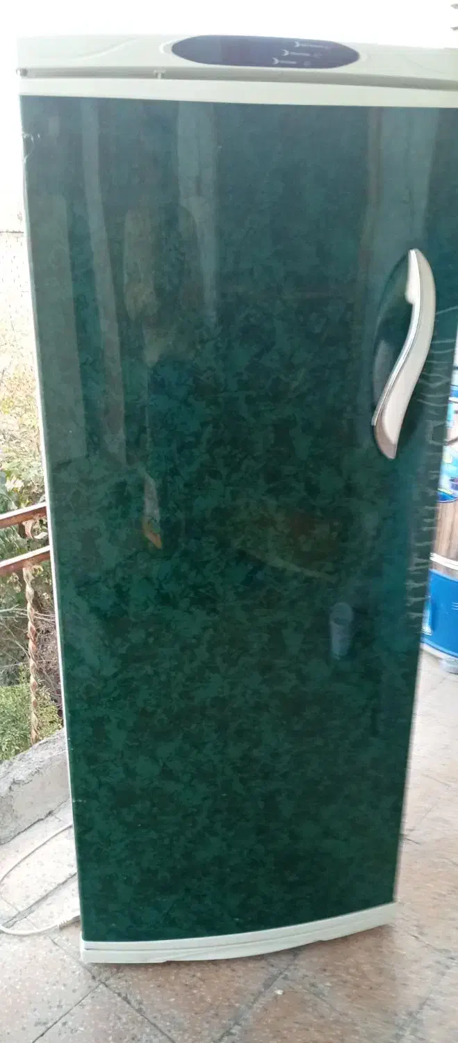 فریرزهشت کشابه۹۰۰۰۰۰۰ تومان|یخچال و فریزر|فولادشهر, مدیسه|دیوار