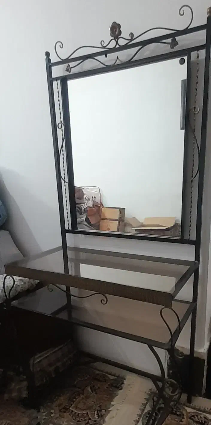 دو عدد میز آرایش فلزی|تخت و سرویس خواب|قم, شاه سید علی|دیوار