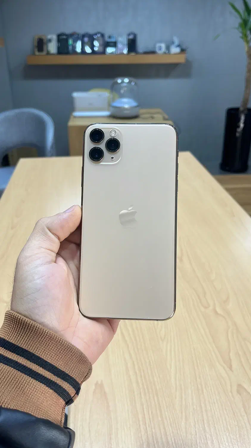 ایفون ۱۱مکس ۲۵۶گیگ ZA/A طلایی|موبایل|خوی, |دیوار