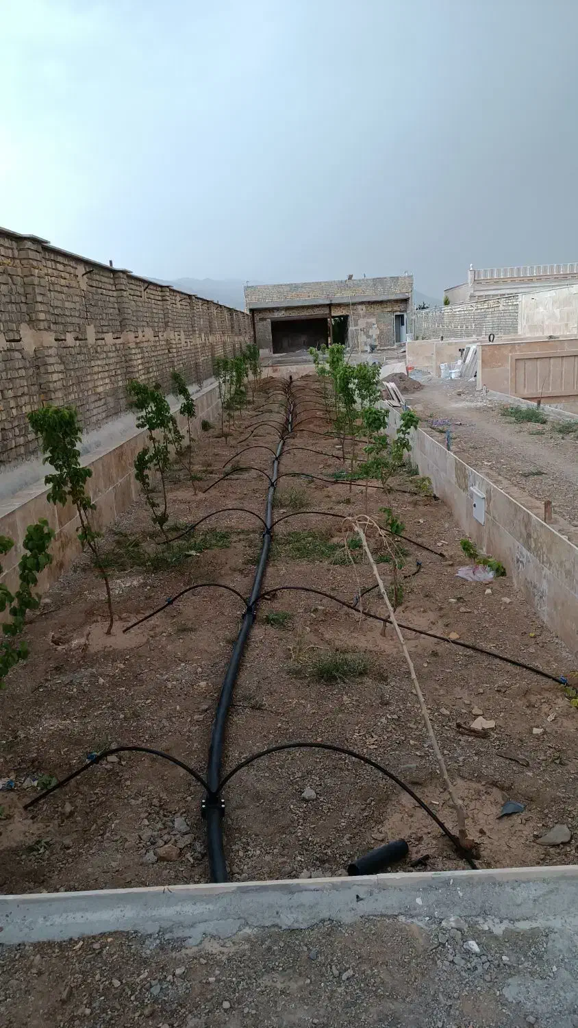 آبیاری قطره ای و فضای سبز روف گاردن|خدمات باغبانی و درختکاری|قم, شهرک قدس|دیوار