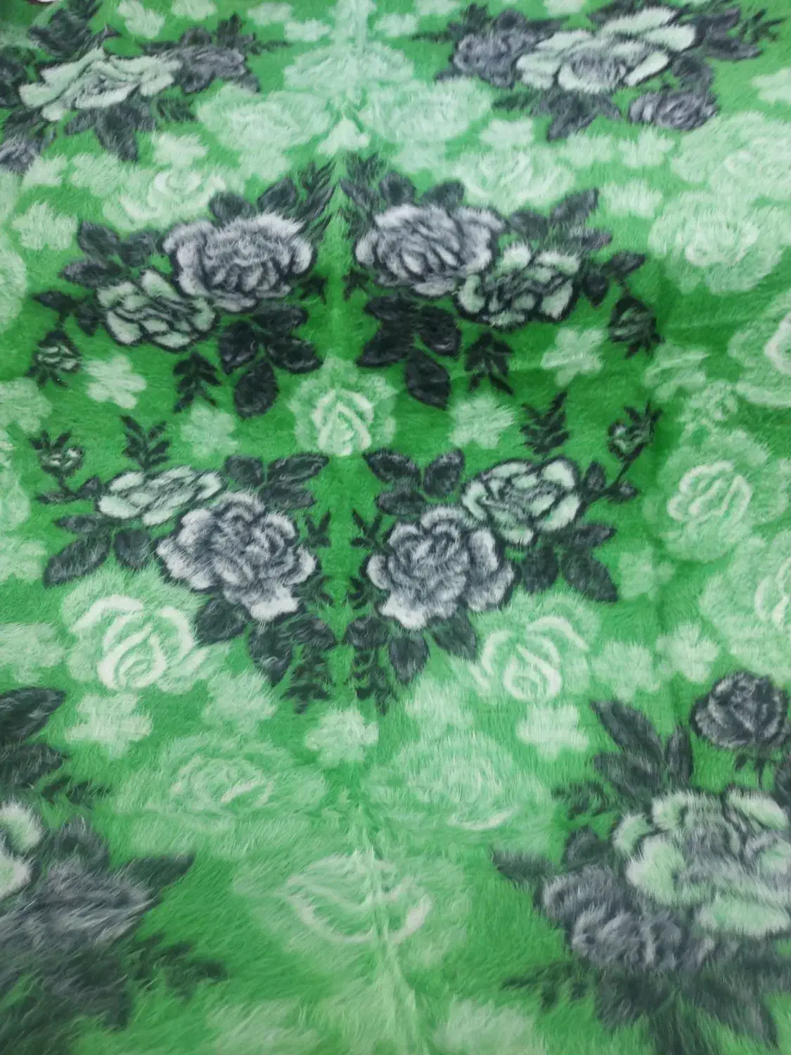 پتو پشمی درخشان ثنا عمده وخرده|رختخواب، بالش، پتو|تبریز, |دیوار