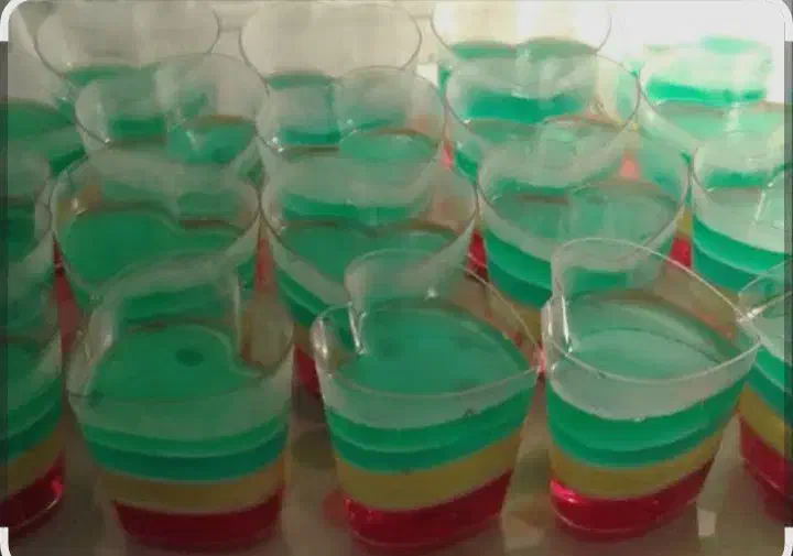 کیک اسلایسی و ژله چند رنگ تک نفره|خوردنی و آشامیدنی|قم, نیروگاه|دیوار