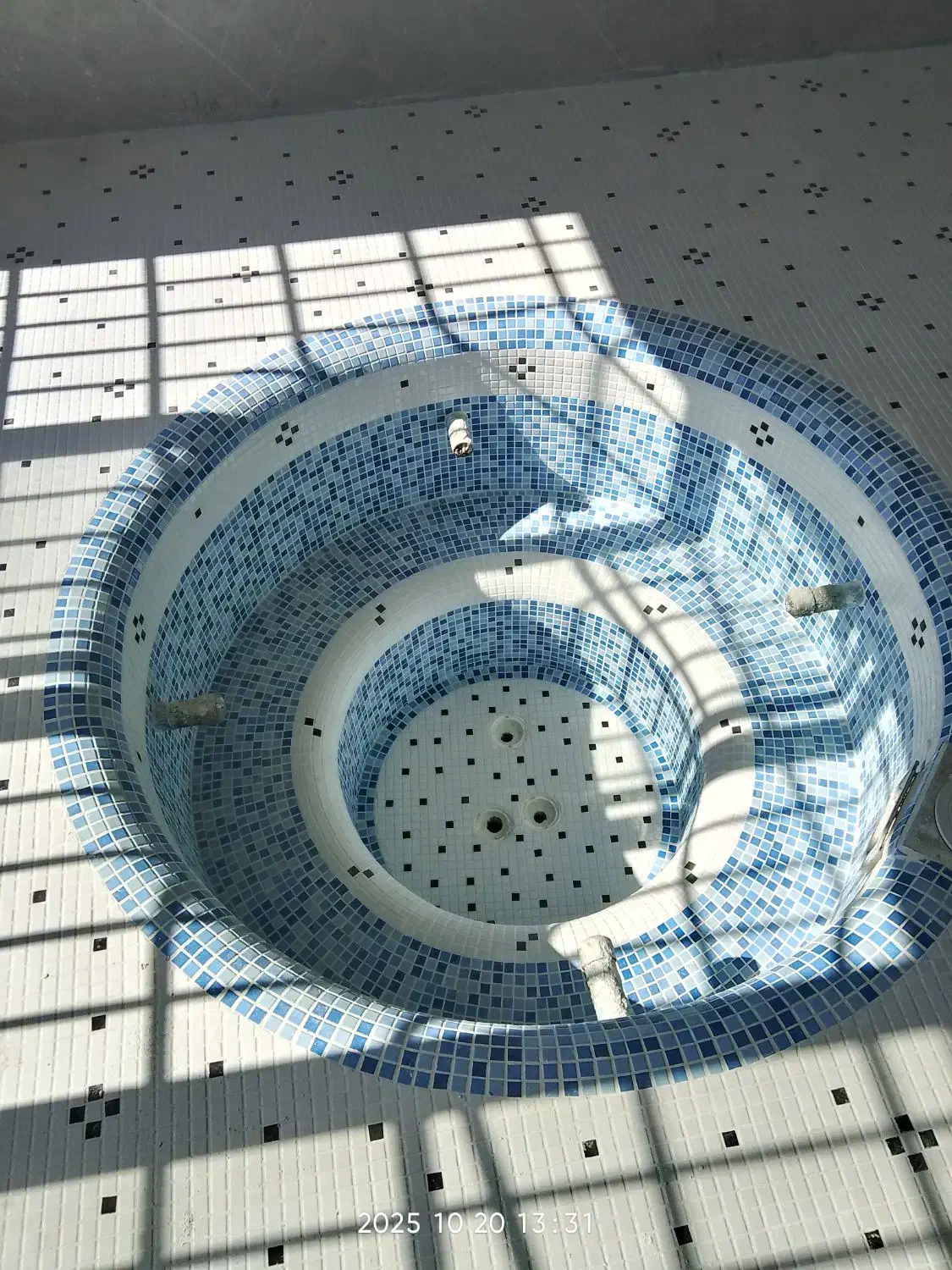 نصب سرامیک  پشت توری استخر  .جکوزی .سونا|خدمات پیشه و مهارت|بوشهر, |دیوار