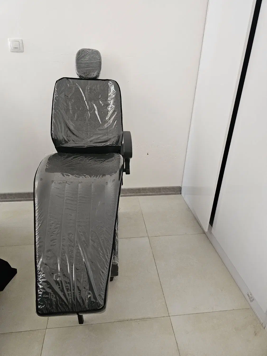 صندلی ارایشگاه و کلینیک|آرایشگاه و سالنهای زیبایی|قشم, |دیوار