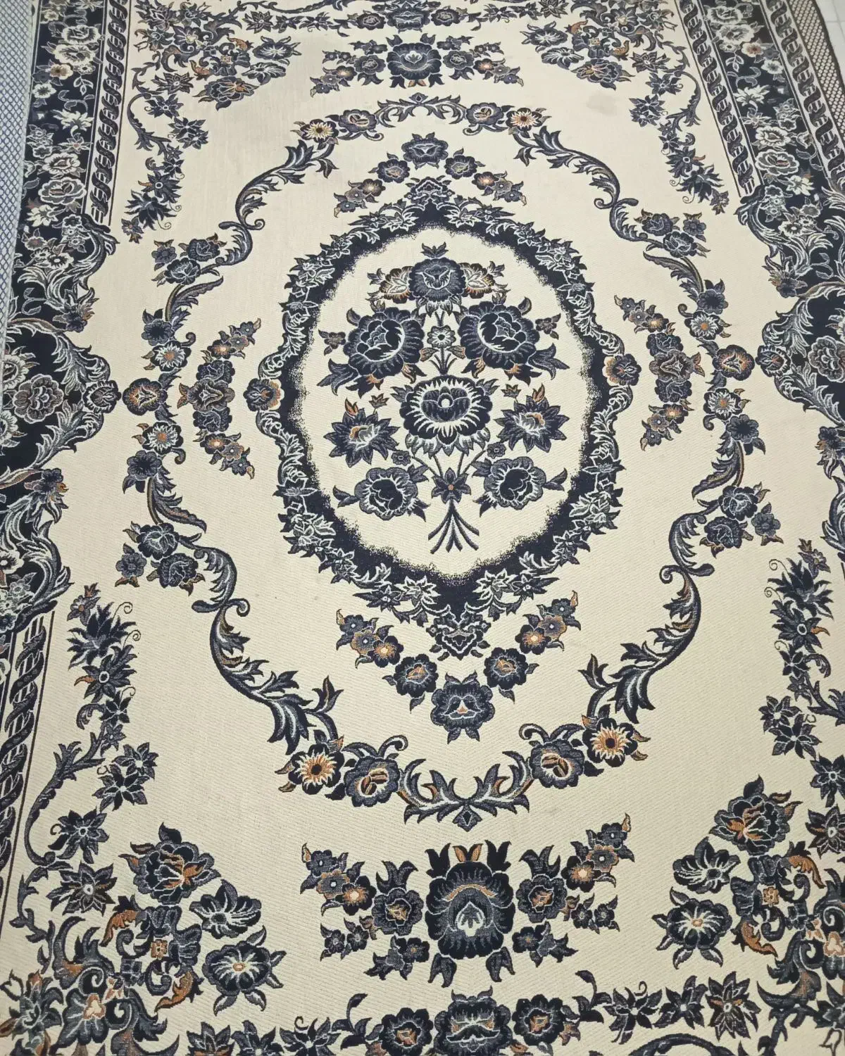 روفرشی ۶متری و ۹متری درحدنو|روفرشی|رشت, سعدی (تختی)|دیوار