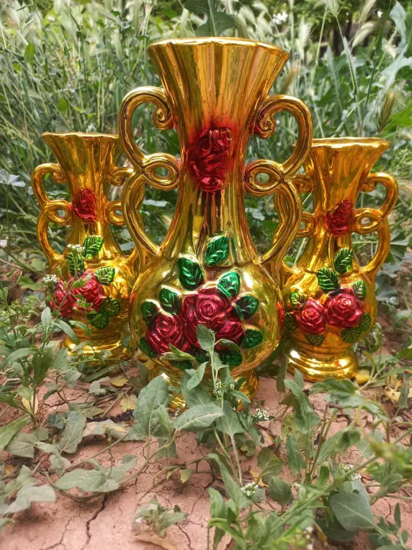 سه عدد گلدان طلایی خارجی|گل مصنوعی|صدرا-فارس, فاز ۱|دیوار