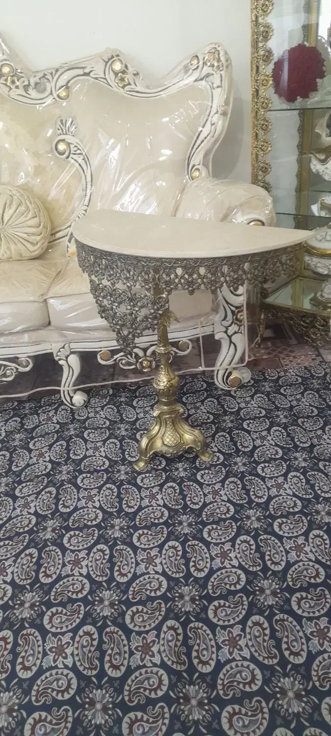 میز برنز|بوفه، ویترین، کنسول|اردبیل, |دیوار